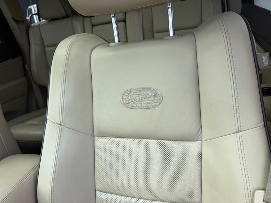2015 Jeep Grand Cherokee Image 16