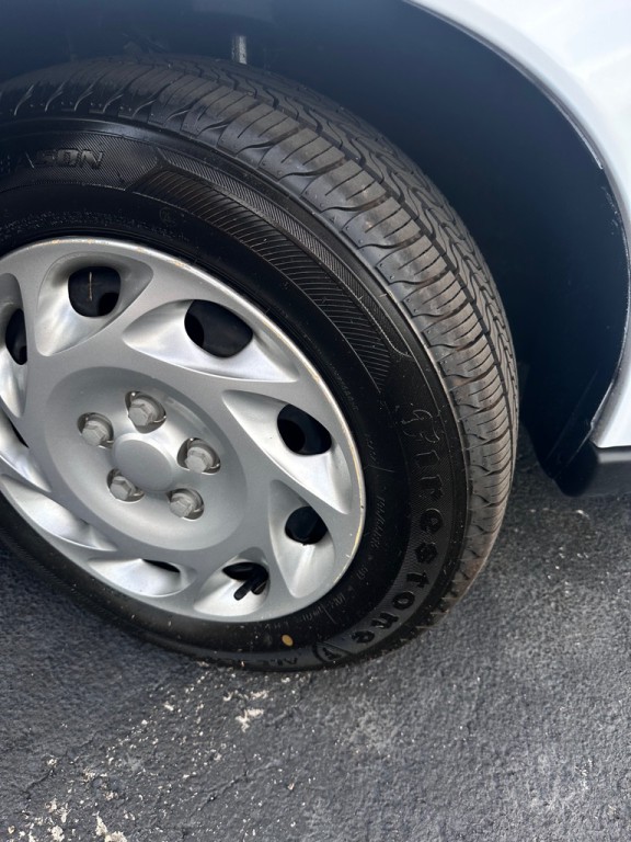 2000 Saturn LS1 Image 13