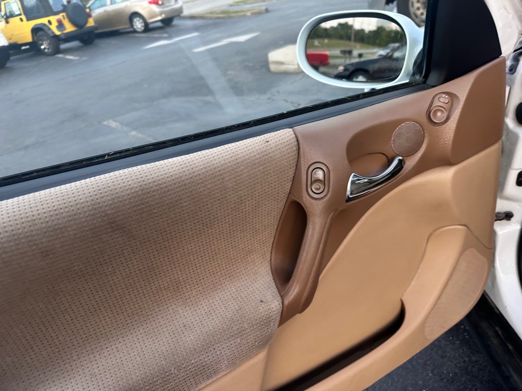 2000 Saturn LS1 Image 17
