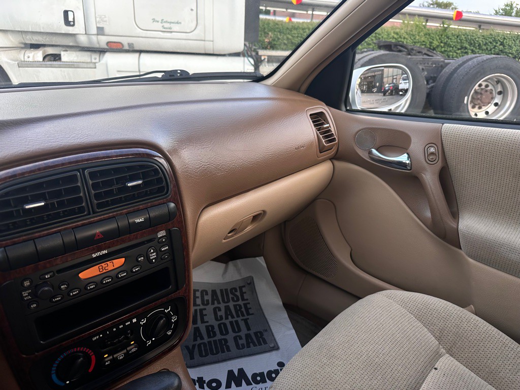 2000 Saturn LS1 Image 23