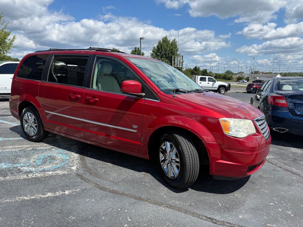 2009 Chrysler Town & Country Image 8