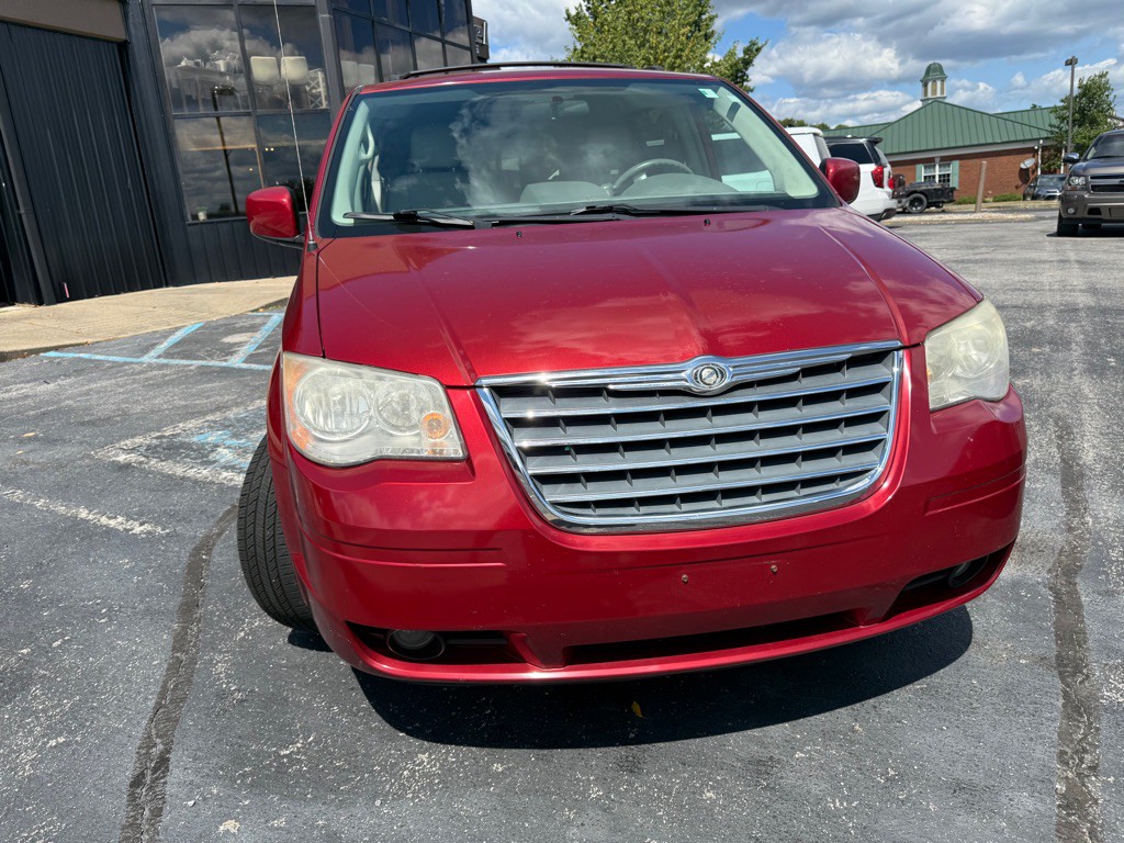 2009 Chrysler Town & Country Image 9