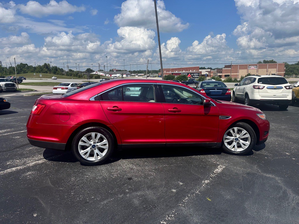 2012 Ford Taurus Image 6