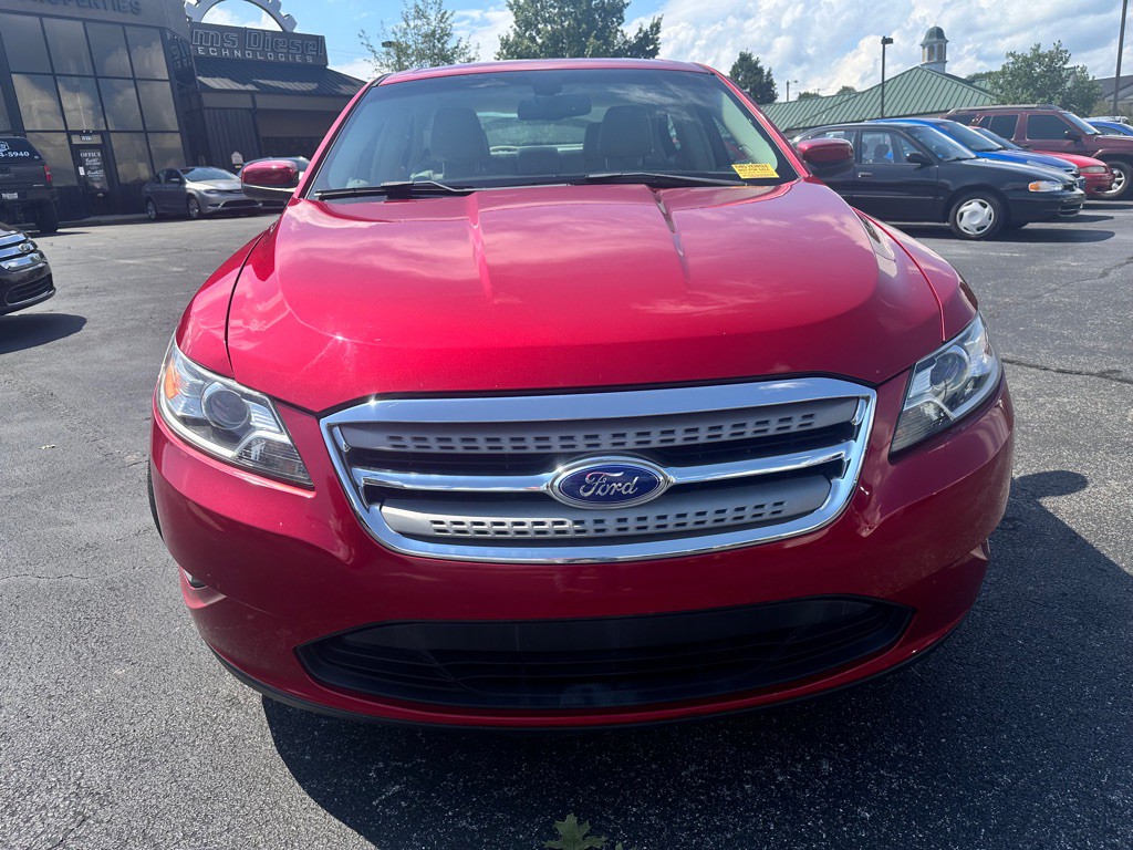 2012 Ford Taurus Image 8