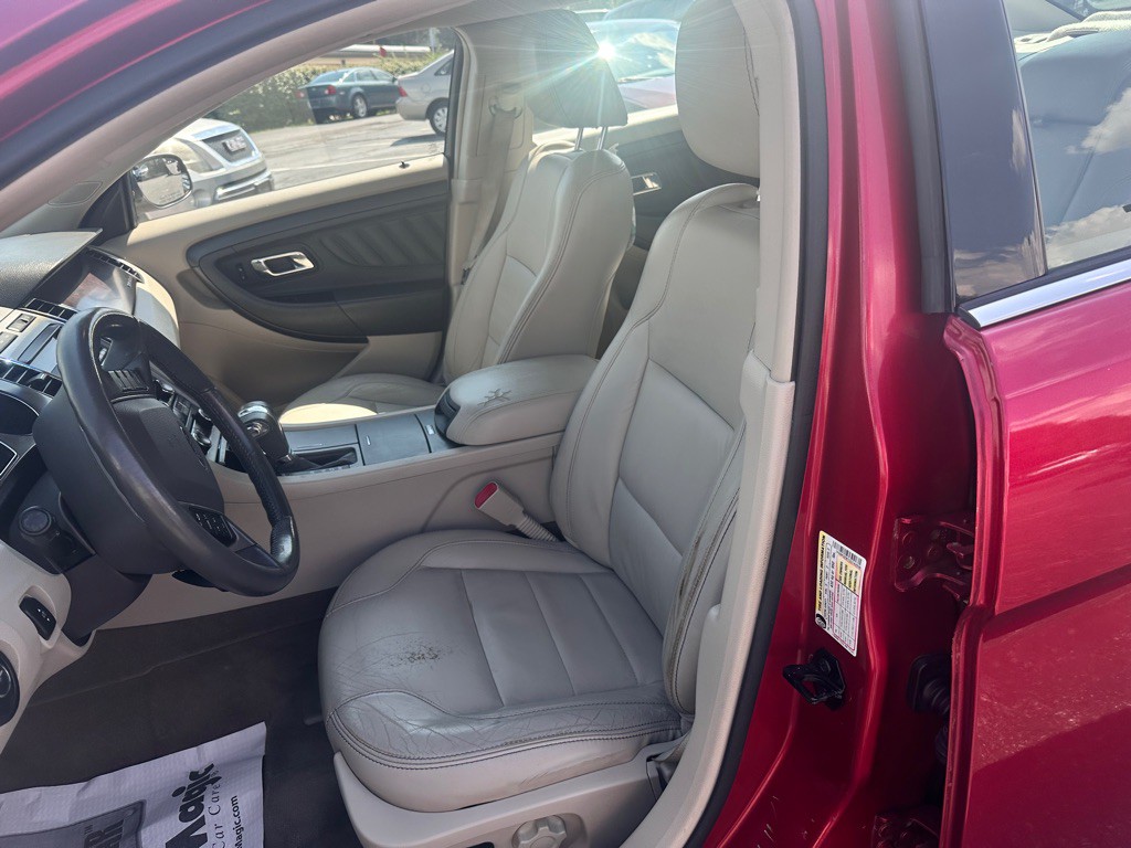 2012 Ford Taurus Image 11