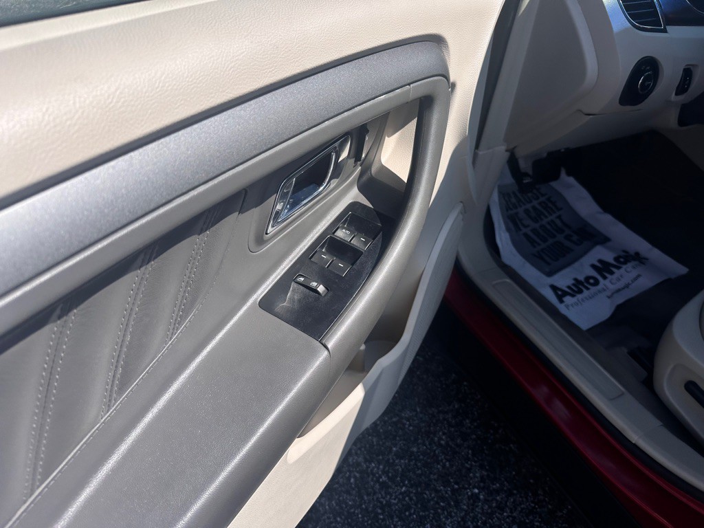 2012 Ford Taurus Image 12
