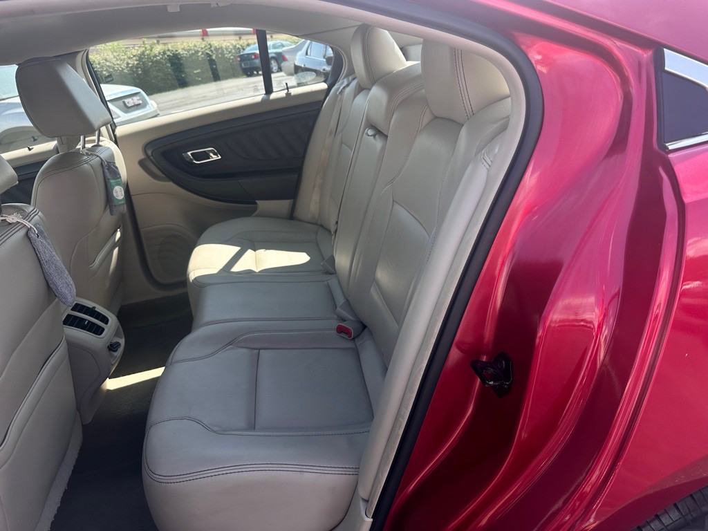 2012 Ford Taurus Image 13
