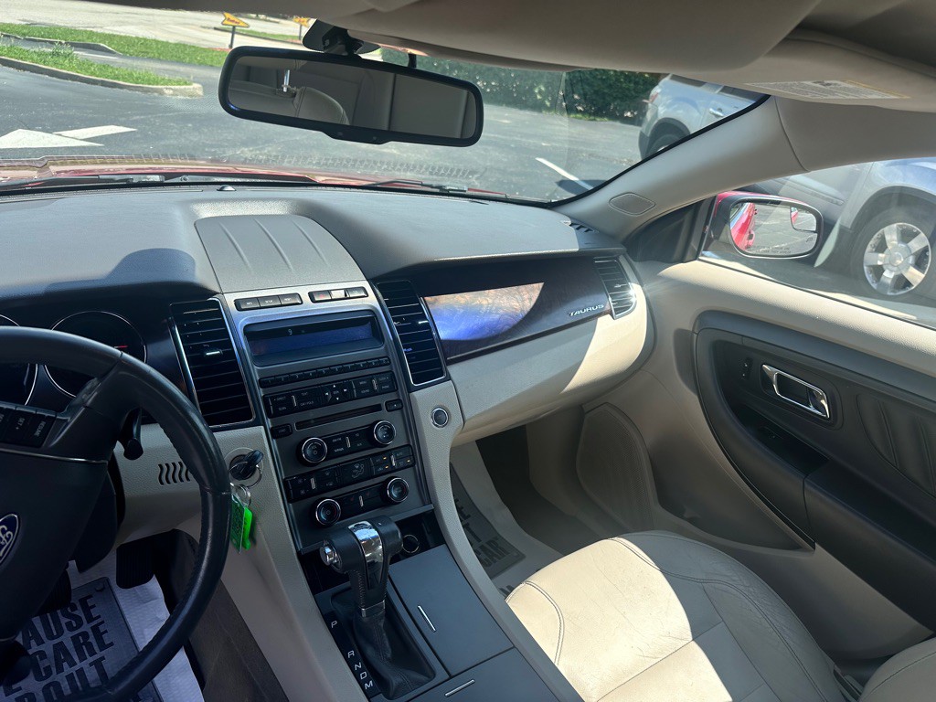 2012 Ford Taurus Image 15