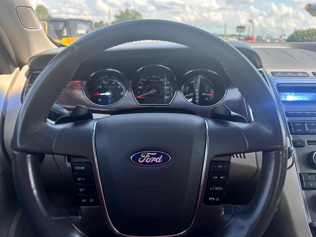 2012 Ford Taurus Image 19