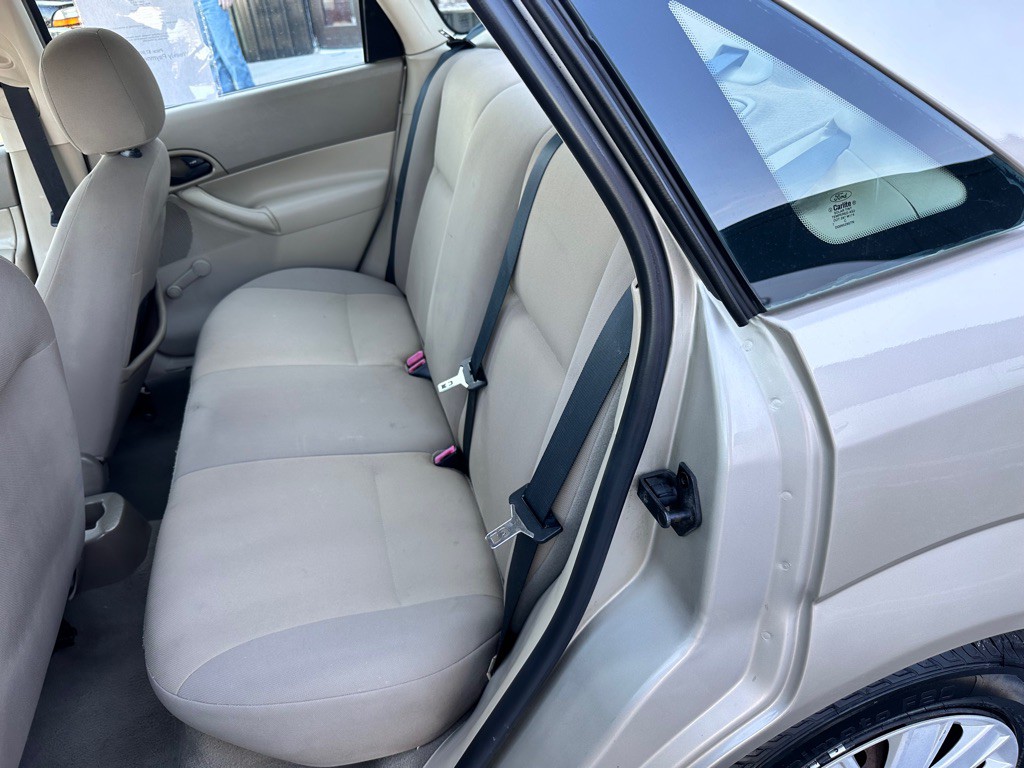 2007 Ford Focus Image 16