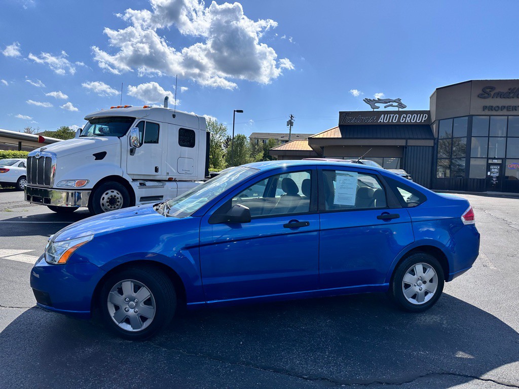 2010 Ford Focus Image 2