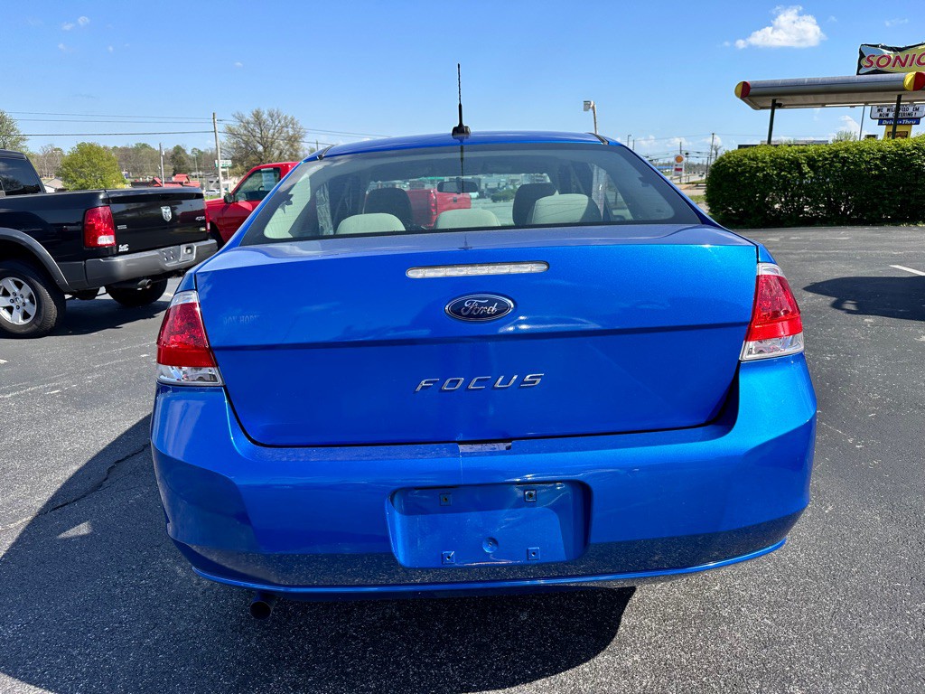 2010 Ford Focus Image 4