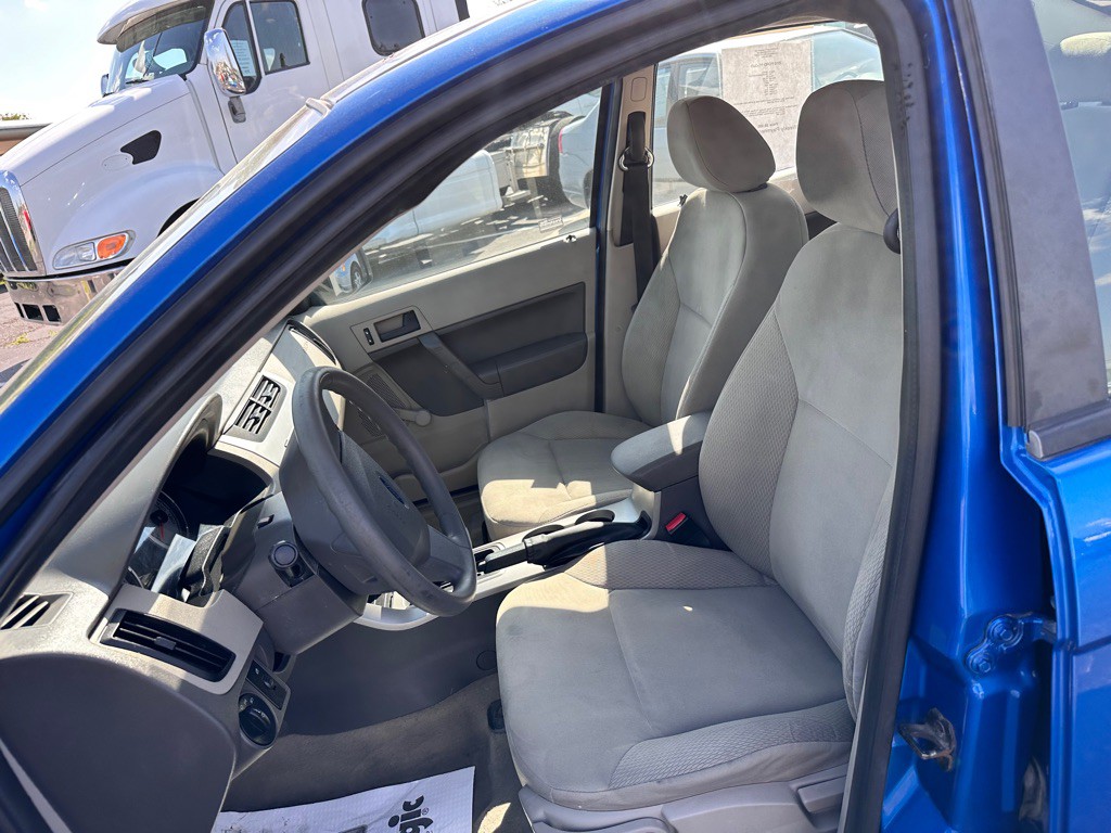 2010 Ford Focus Image 13
