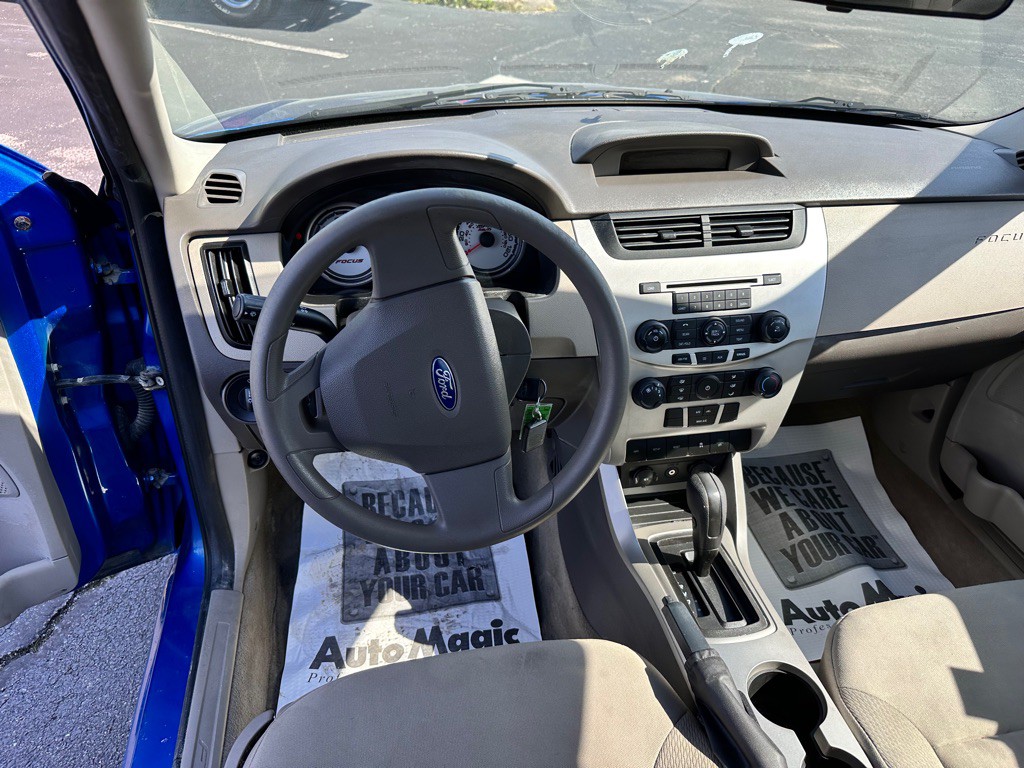 2010 Ford Focus Image 16