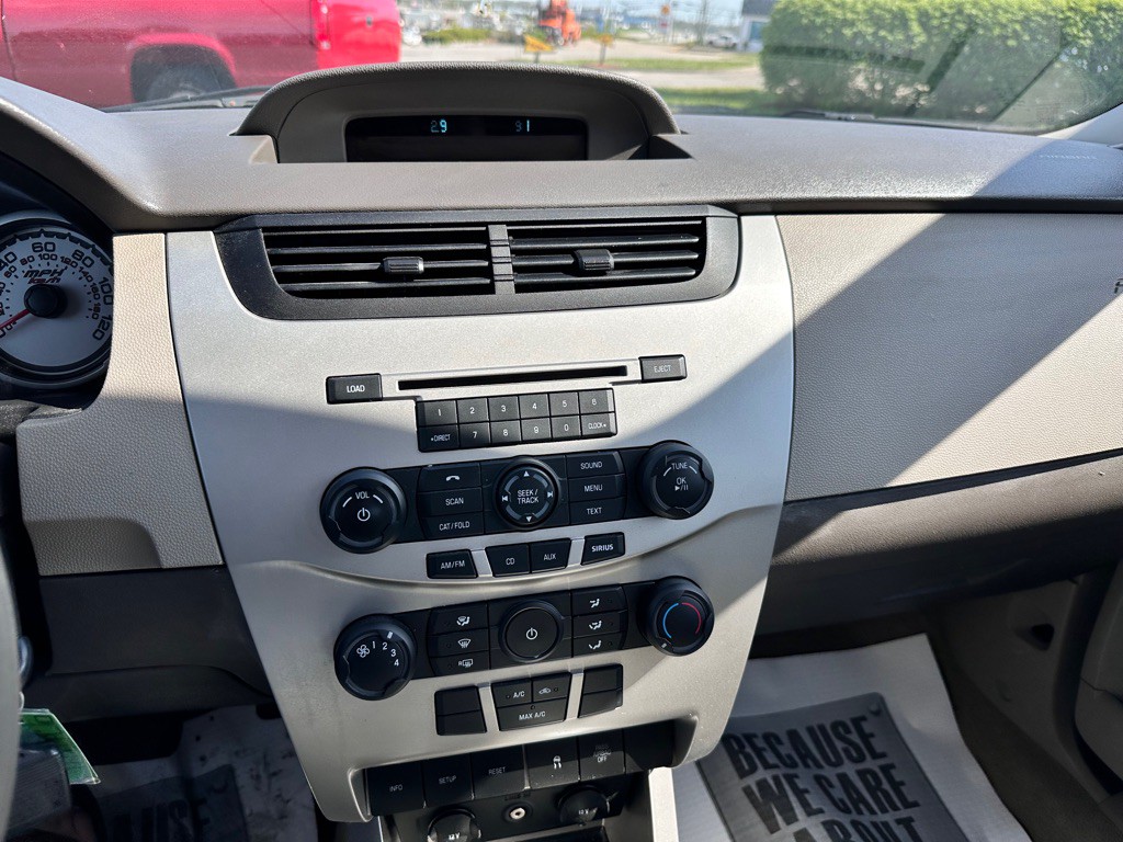 2010 Ford Focus Image 18