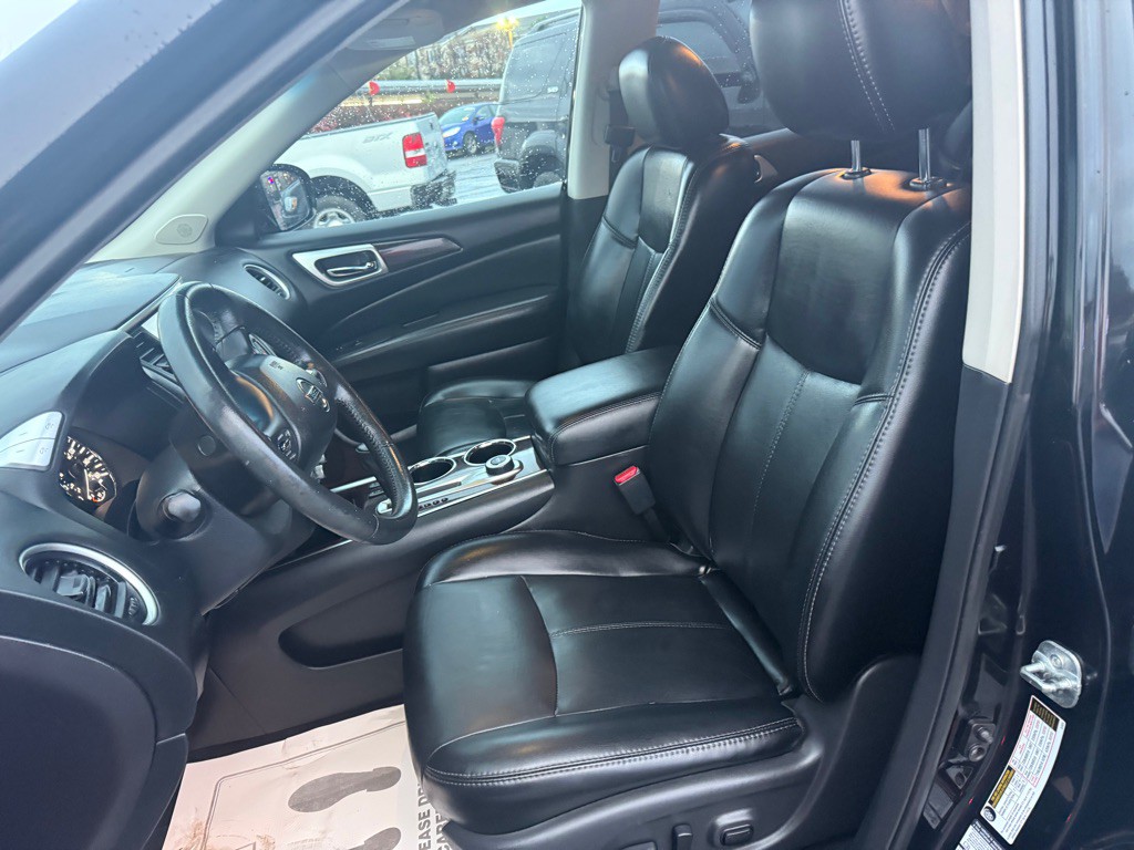 2014 Nissan Pathfinder Image 16