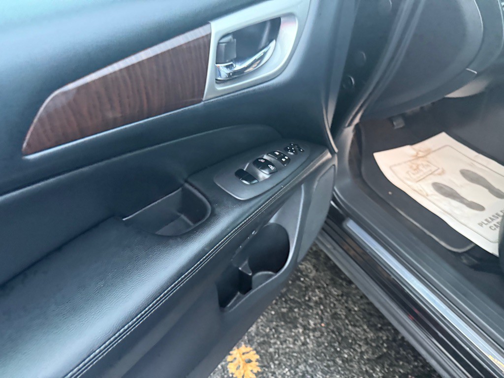 2014 Nissan Pathfinder Image 17