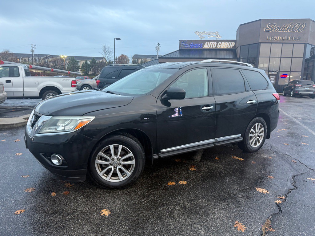 2014 Nissan Pathfinder Image 2