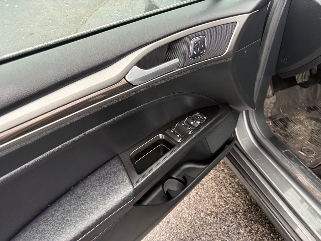 2017 Ford Fusion Image 16