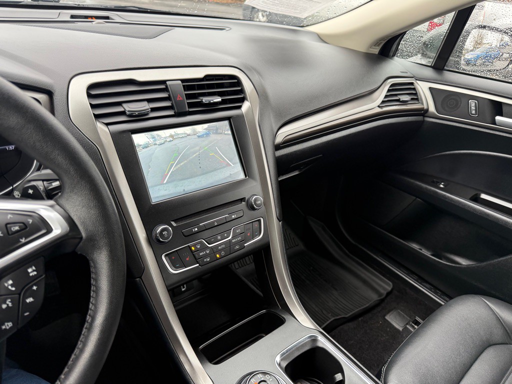 2017 Ford Fusion Image 24