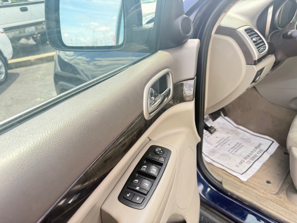 2012 Jeep Grand Cherokee Image 12