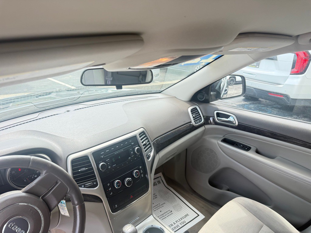 2012 Jeep Grand Cherokee Image 15