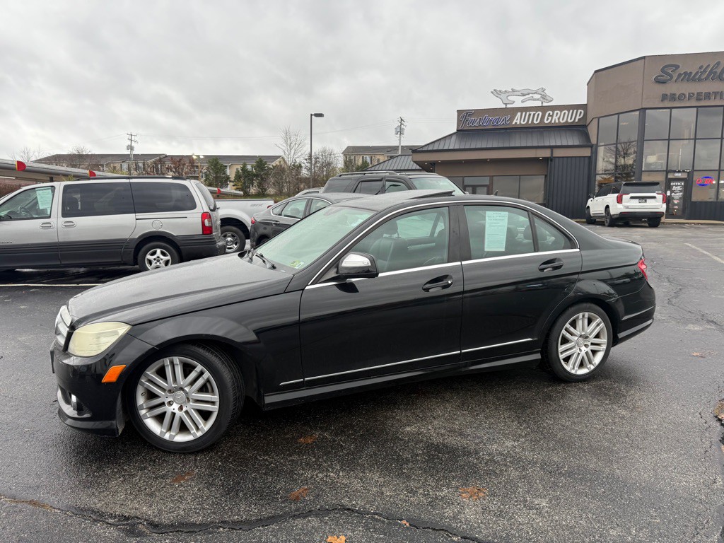 2009 Mercedes-Benz C-Class Image 2