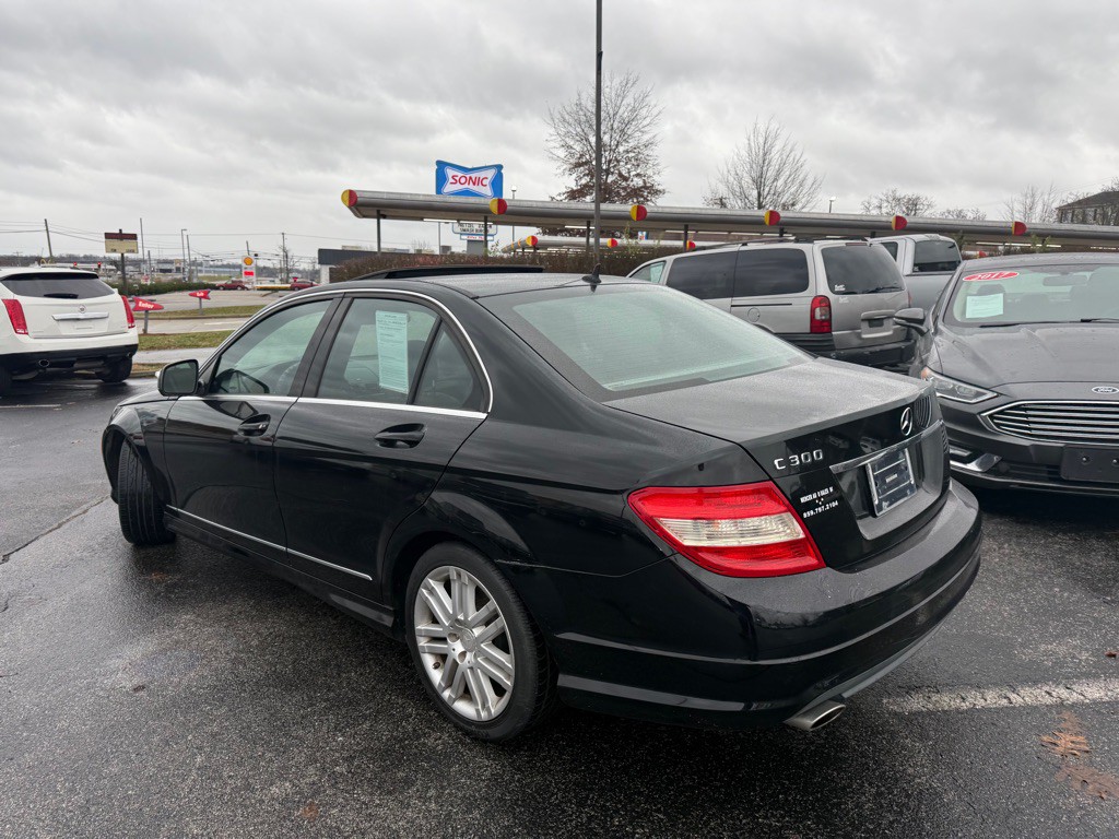 2009 Mercedes-Benz C-Class Image 3