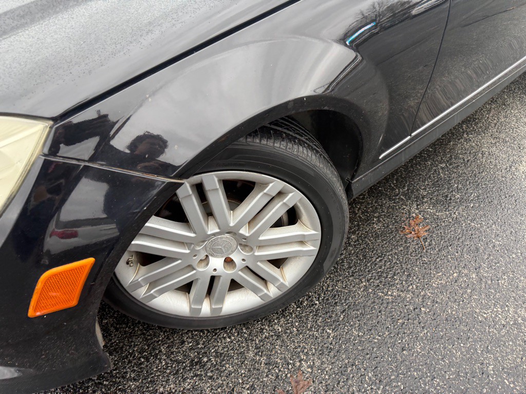 2009 Mercedes-Benz C-Class Image 10