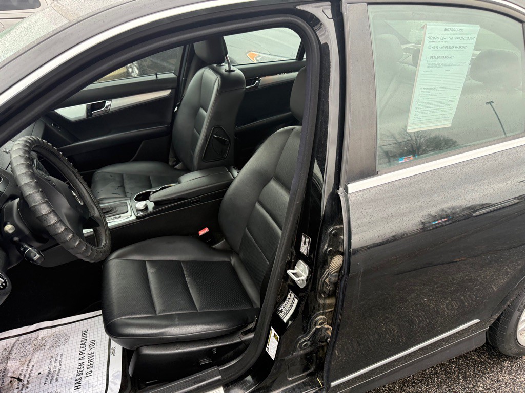 2009 Mercedes-Benz C-Class Image 11