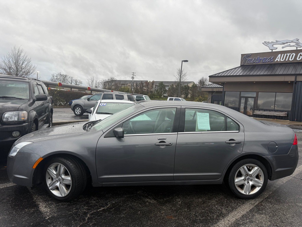 2010 Mercury Milan Image 2