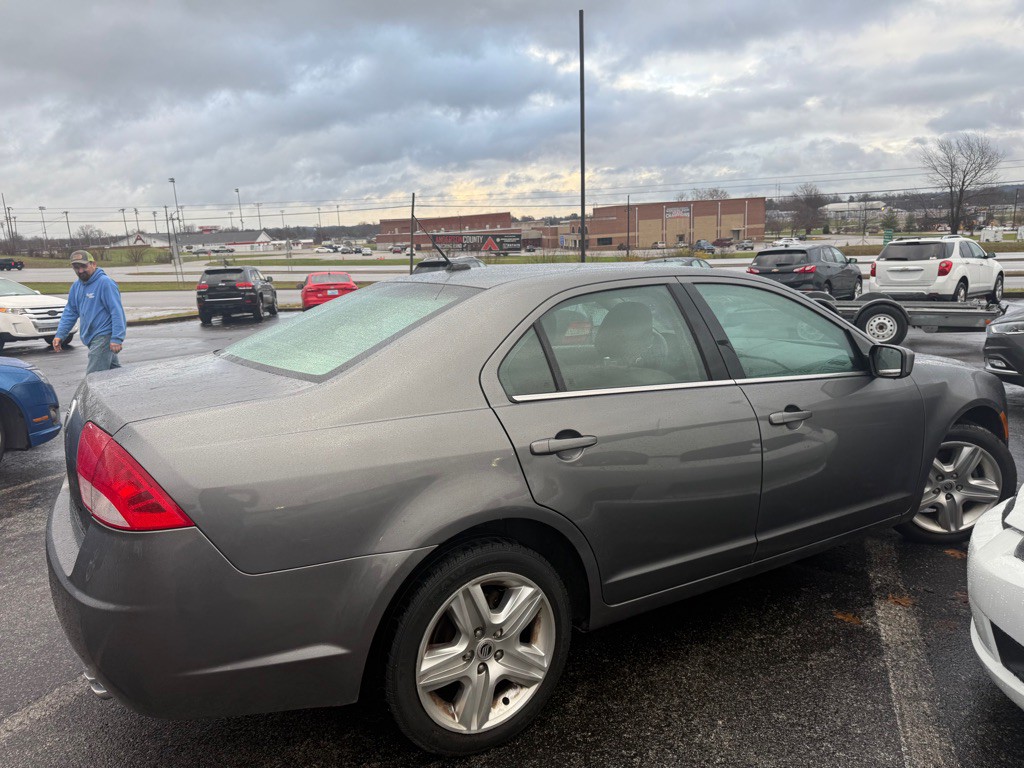 2010 Mercury Milan Image 6