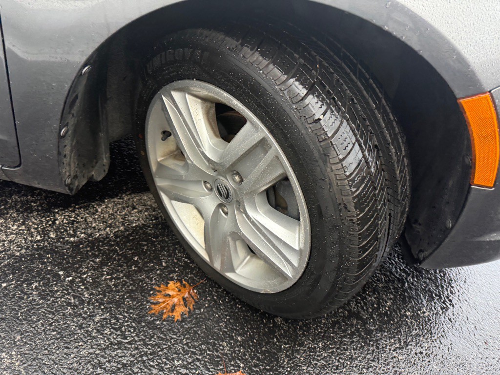 2010 Mercury Milan Image 8