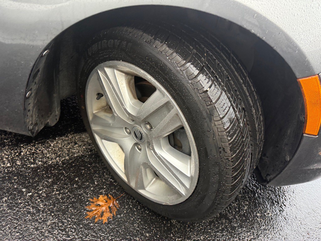 2010 Mercury Milan Image 9