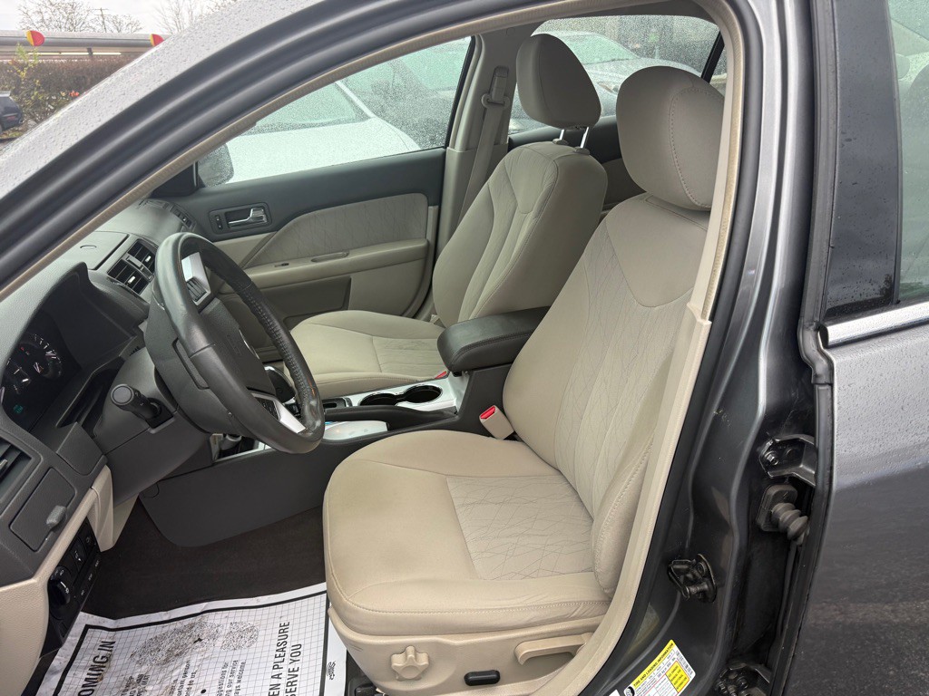 2010 Mercury Milan Image 10