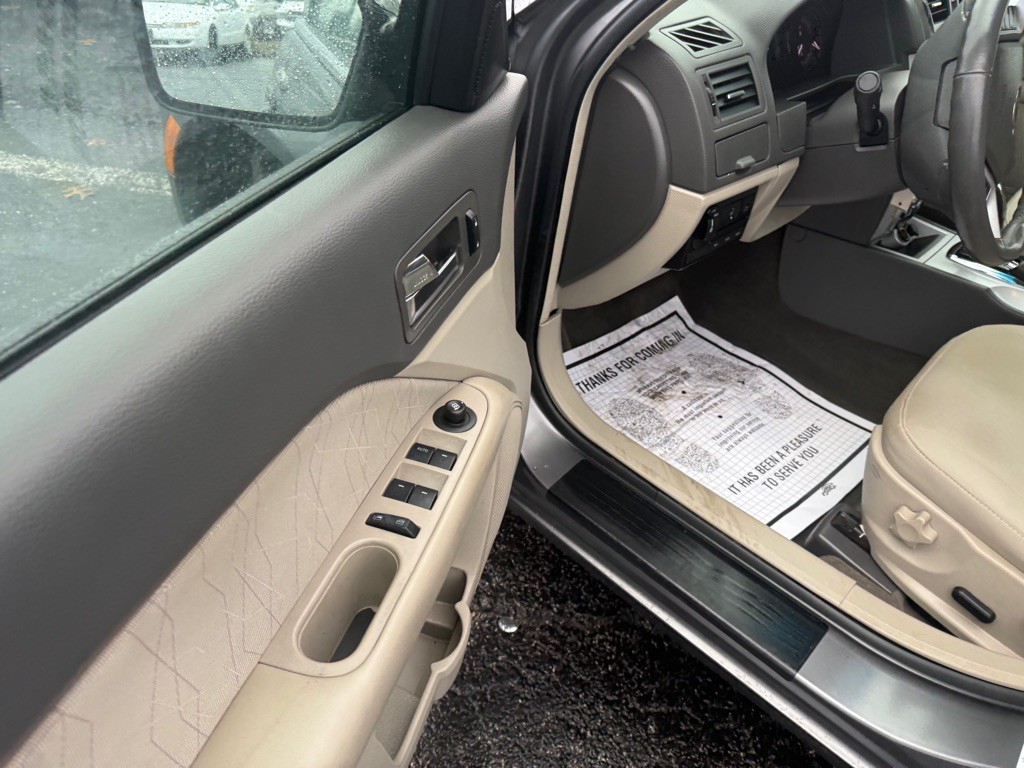 2010 Mercury Milan Image 11