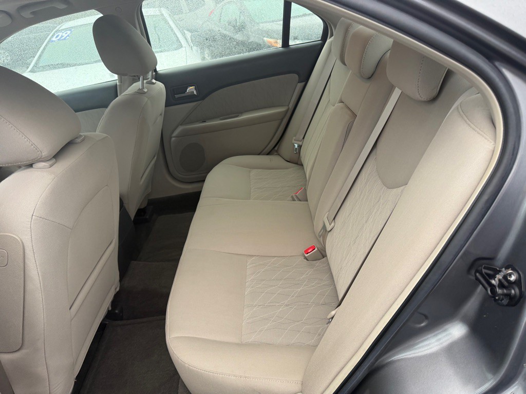 2010 Mercury Milan Image 12