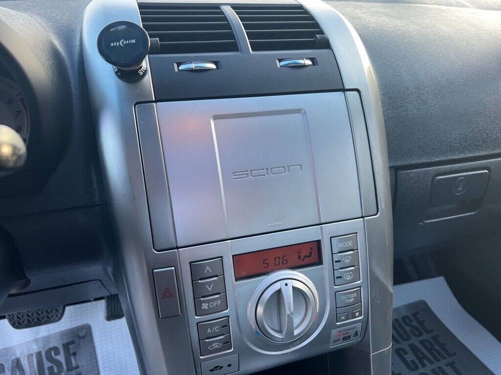 2010 Scion tC Image 6