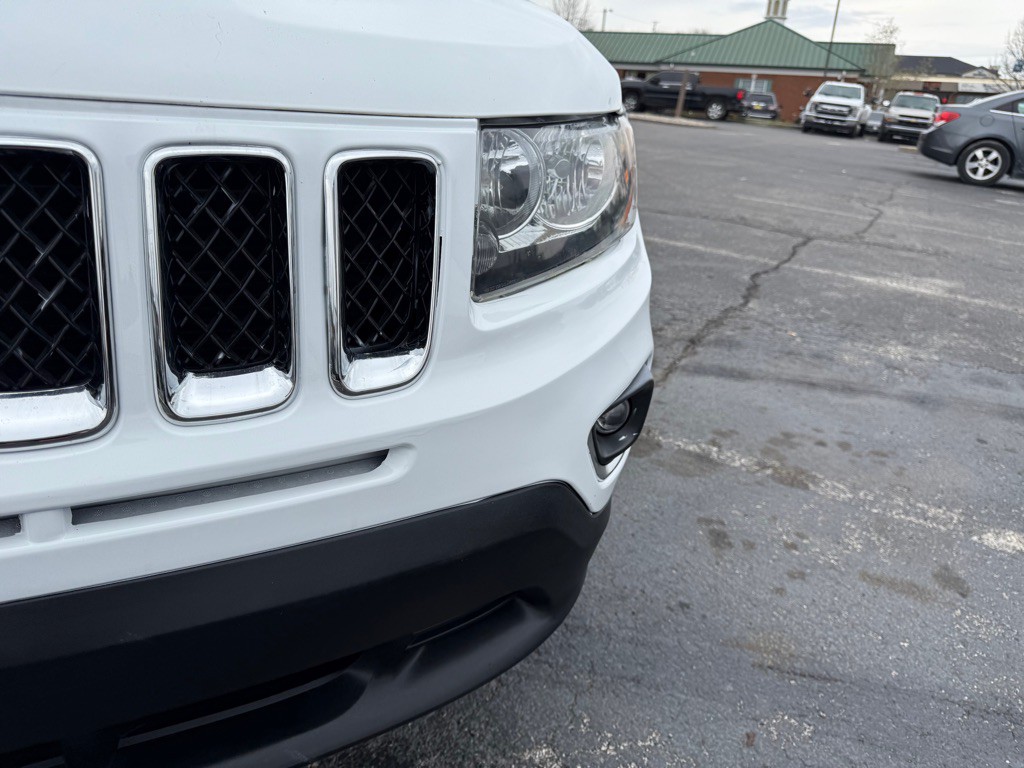 2015 Jeep Compass Image 9