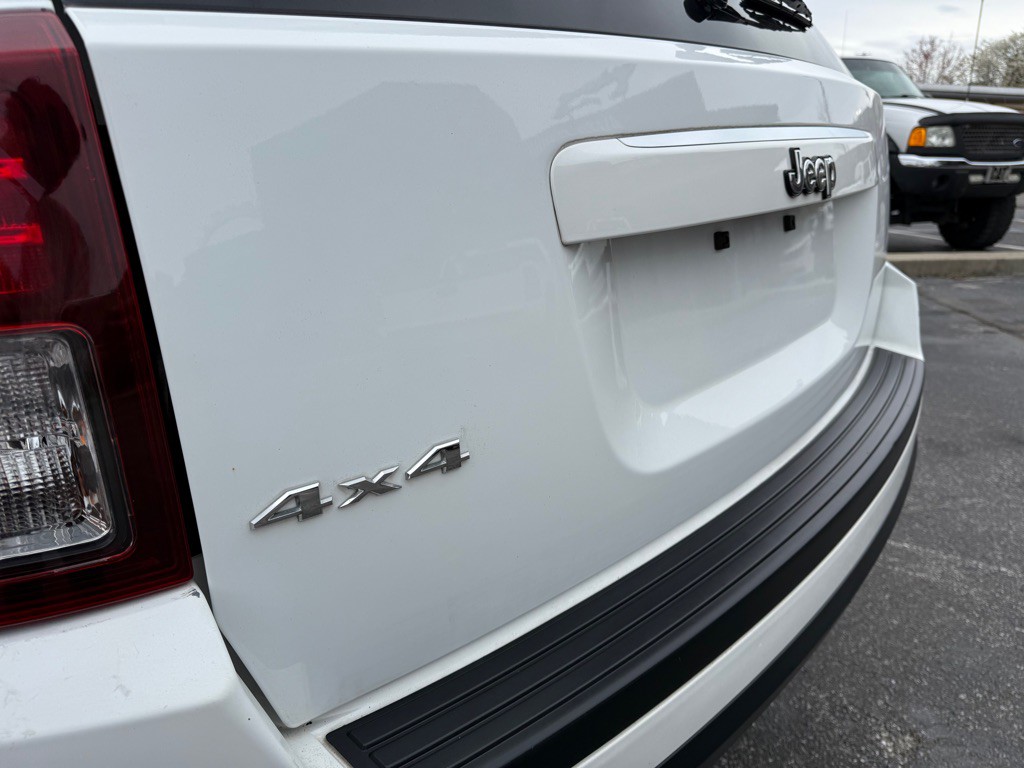 2015 Jeep Compass Image 13