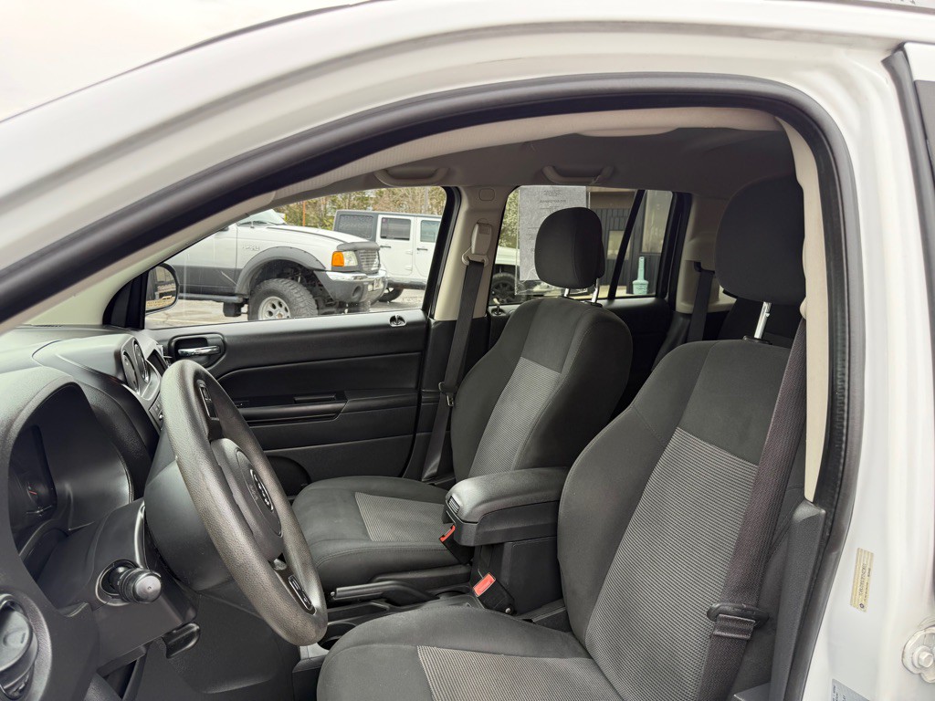 2015 Jeep Compass Image 14