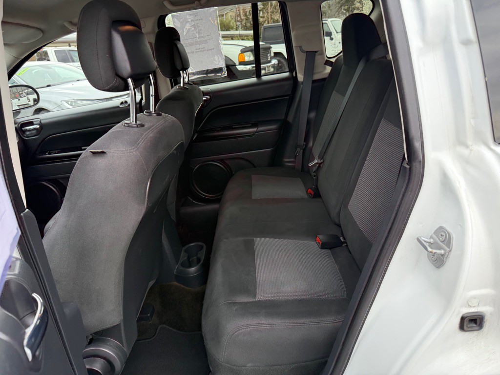 2015 Jeep Compass Image 16