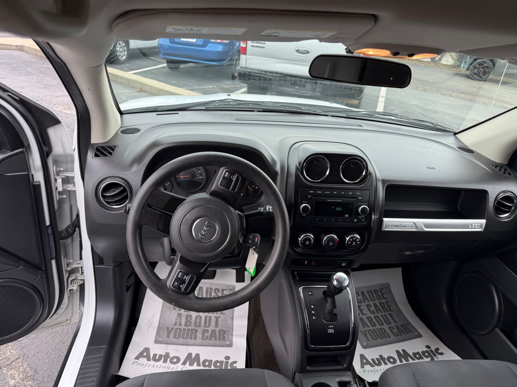 2015 Jeep Compass Image 17