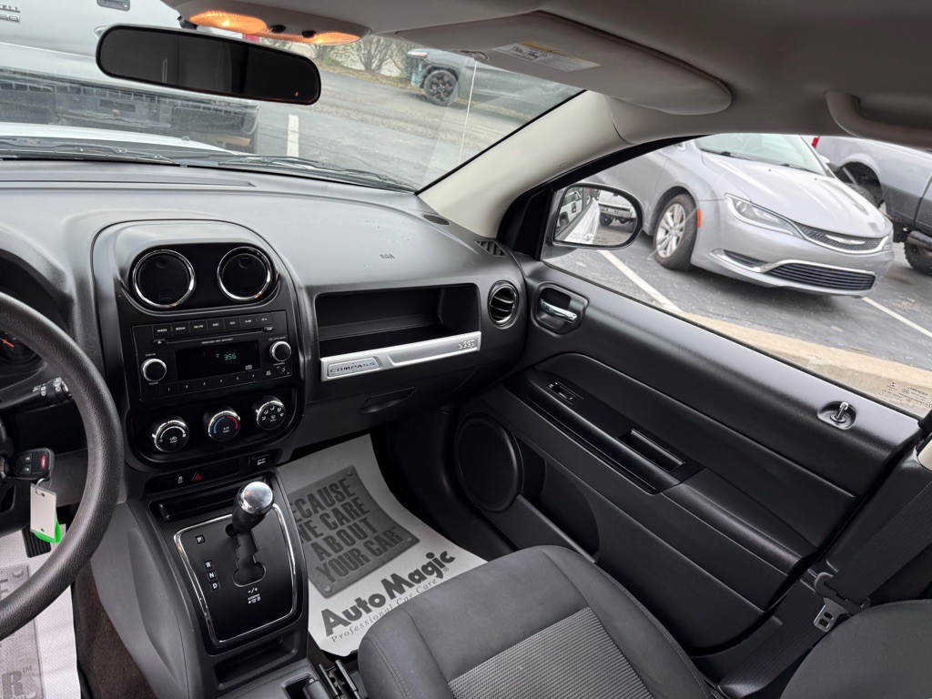 2015 Jeep Compass Image 18