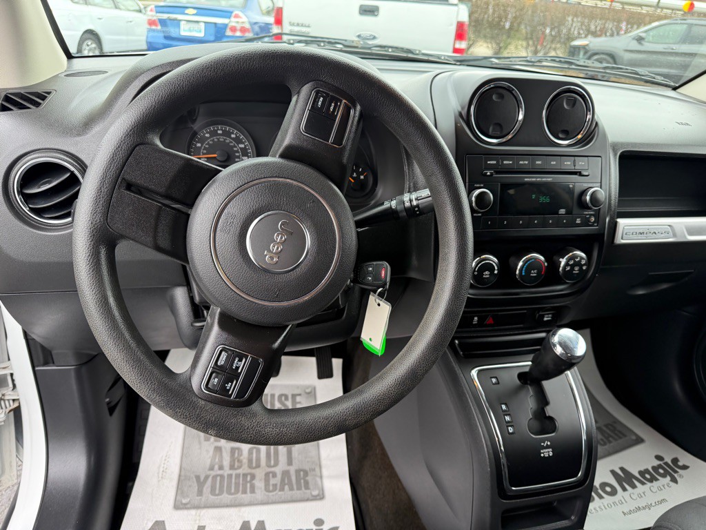 2015 Jeep Compass Image 21