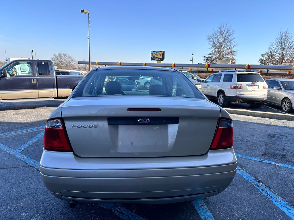 2007 Ford Focus Image 4
