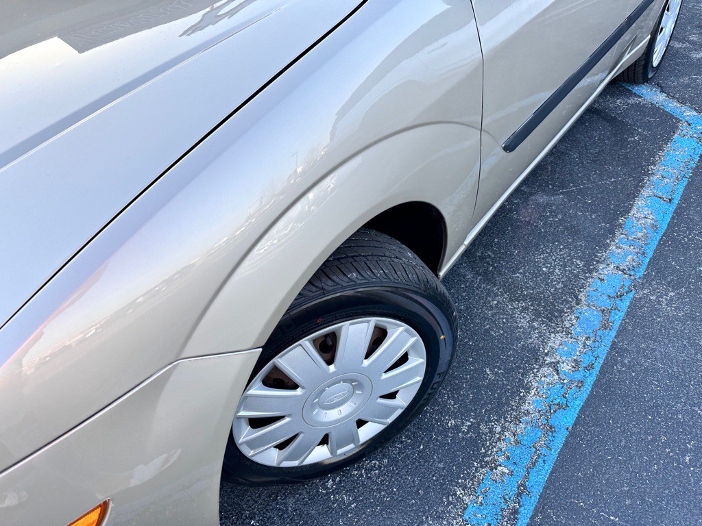 2007 Ford Focus Image 12