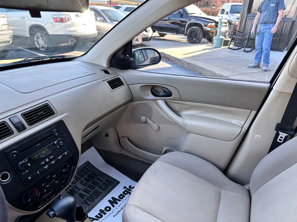 2007 Ford Focus Image 17