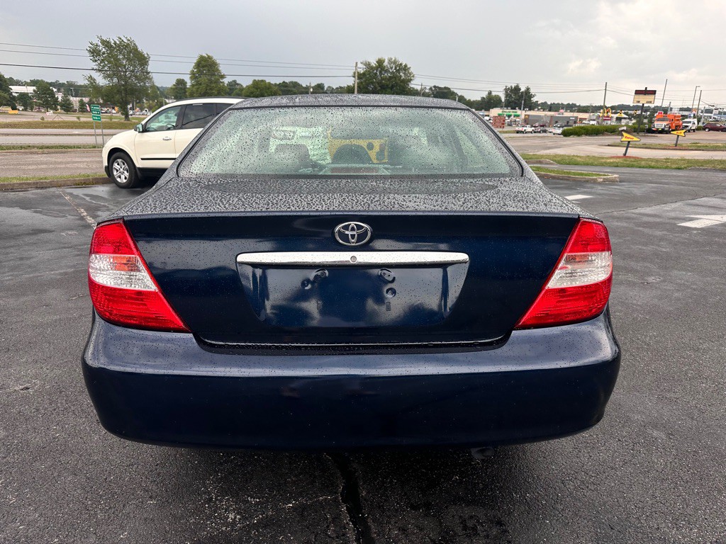 2004 Toyota Camry Image 5