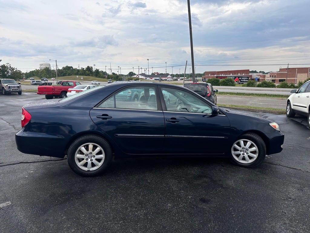 2004 Toyota Camry Image 7